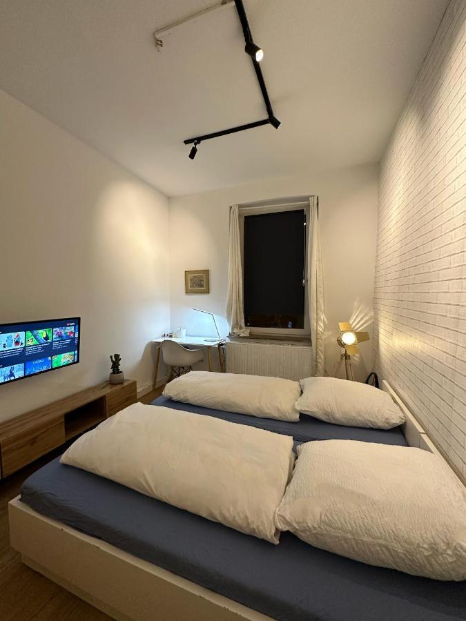 Igo Apartment: Rhine Riverfront Pet-Friendly with Washer/Dryer Duisburg Exterior photo